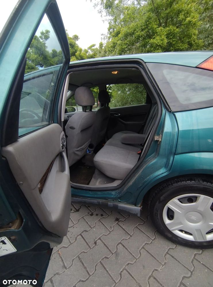 Ford Focus 1.6 Ghia - 12