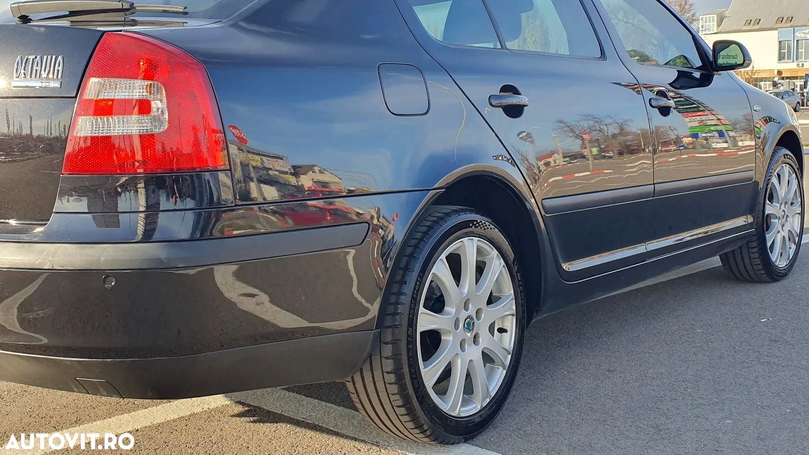 Skoda Octavia 2.0 TDI DSG Laurin & Klement - 12