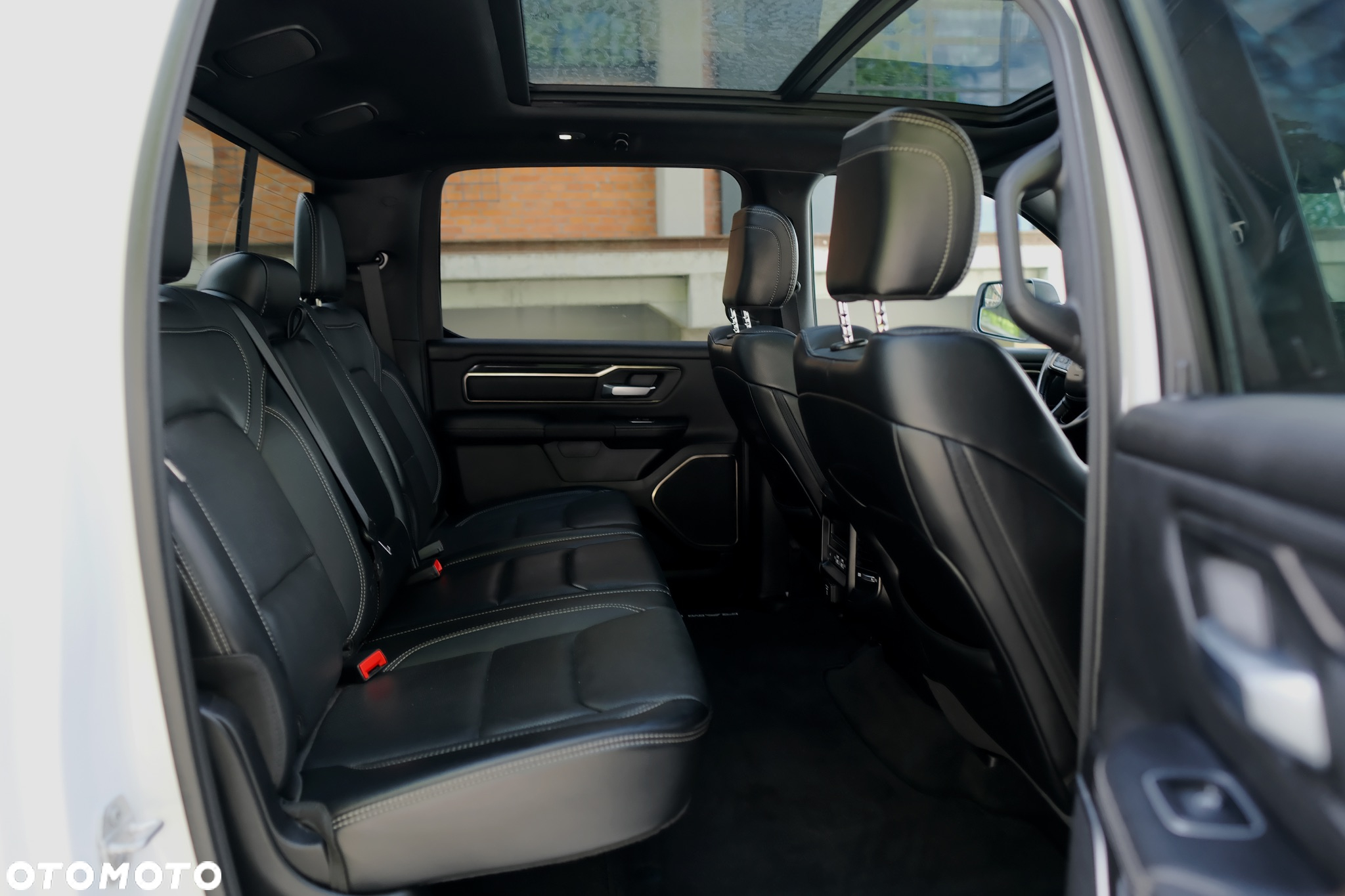 RAM 1500 Crew Cab Sport - 16