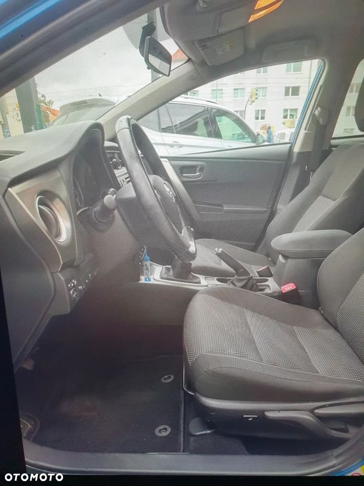 Toyota Auris 2.0 D-4D Life - 14