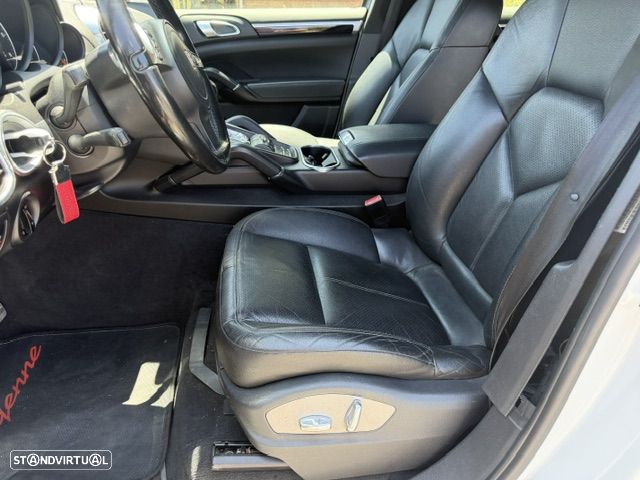 Porsche Cayenne Tiptronic S - 17