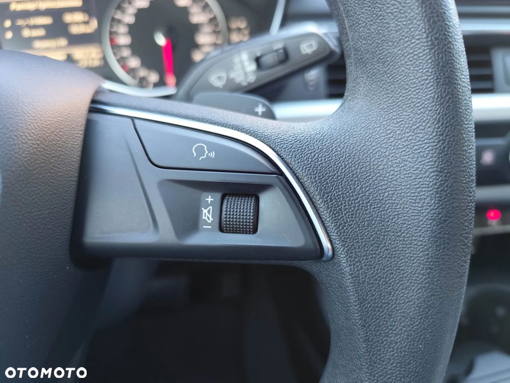Audi A4 Avant 45 TFSI quattro S tronic - 32
