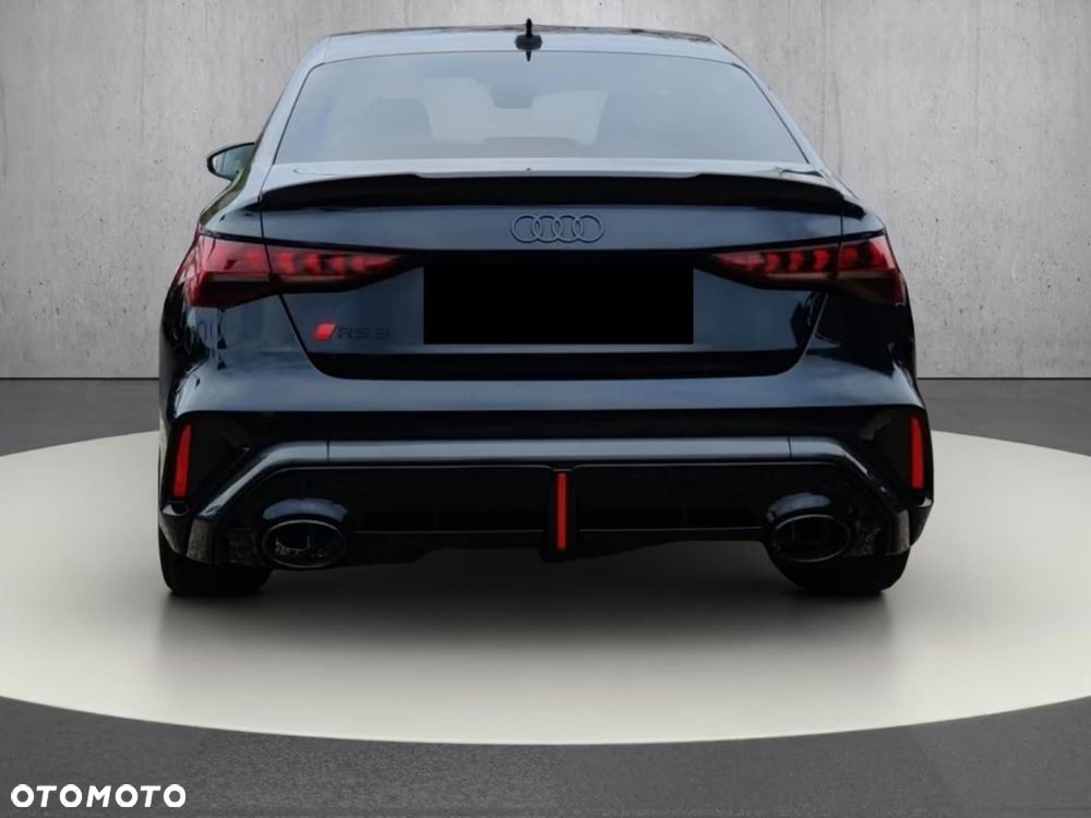Audi RS3 Limousine - 8