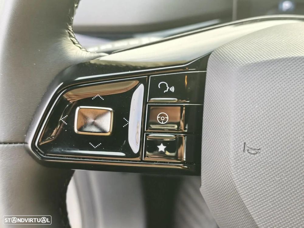 MG MG4 64 kWh Luxury - 12