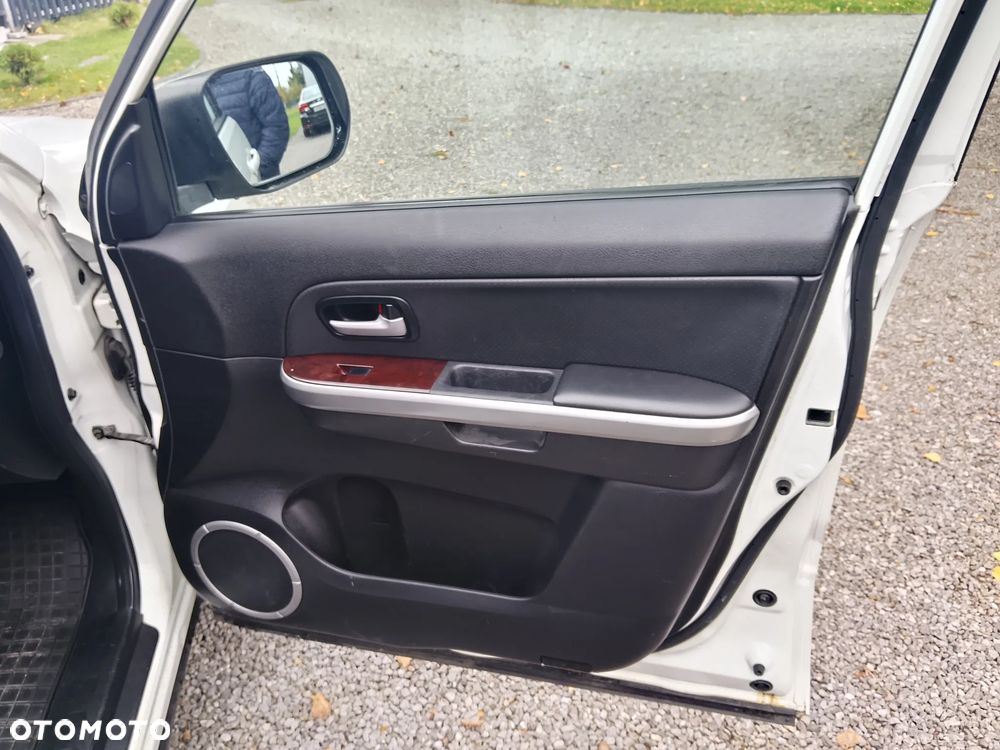 Suzuki Grand Vitara - 11