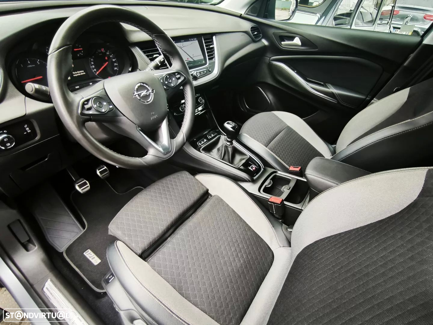 Opel Grandland X 1.2 S&S 120 Anos - 21