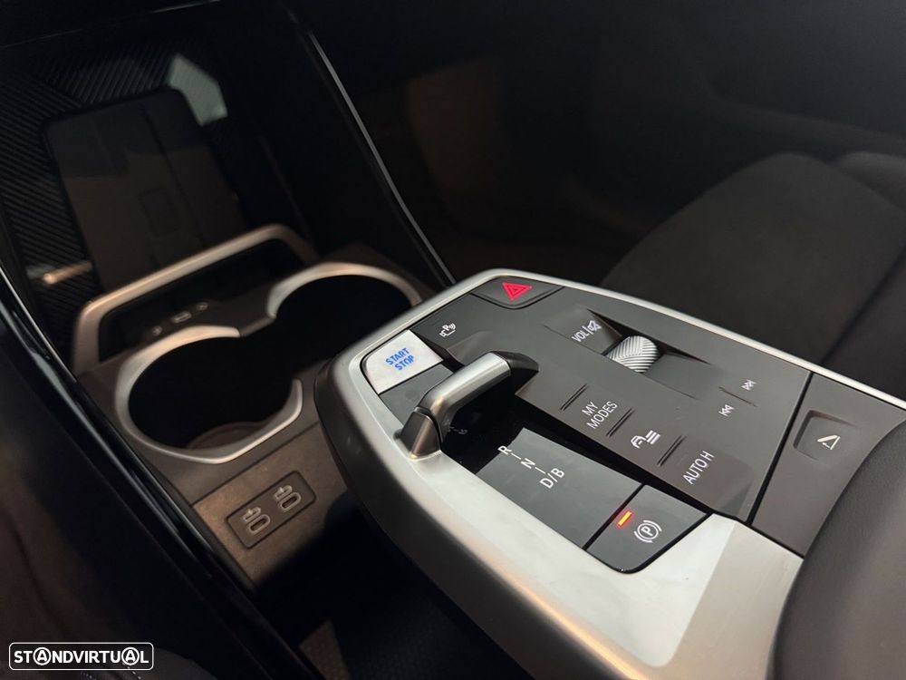BMW iX2 eDrive20 Pack Desportivo M Pro - 10