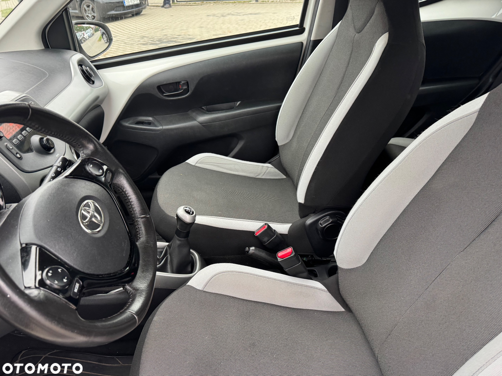 Toyota Aygo x-play - 18