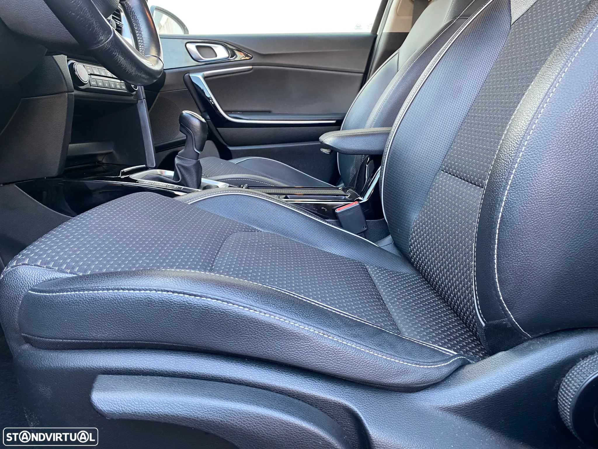 Kia Ceed SW 1.6 CRDi MHEV Urban - 35