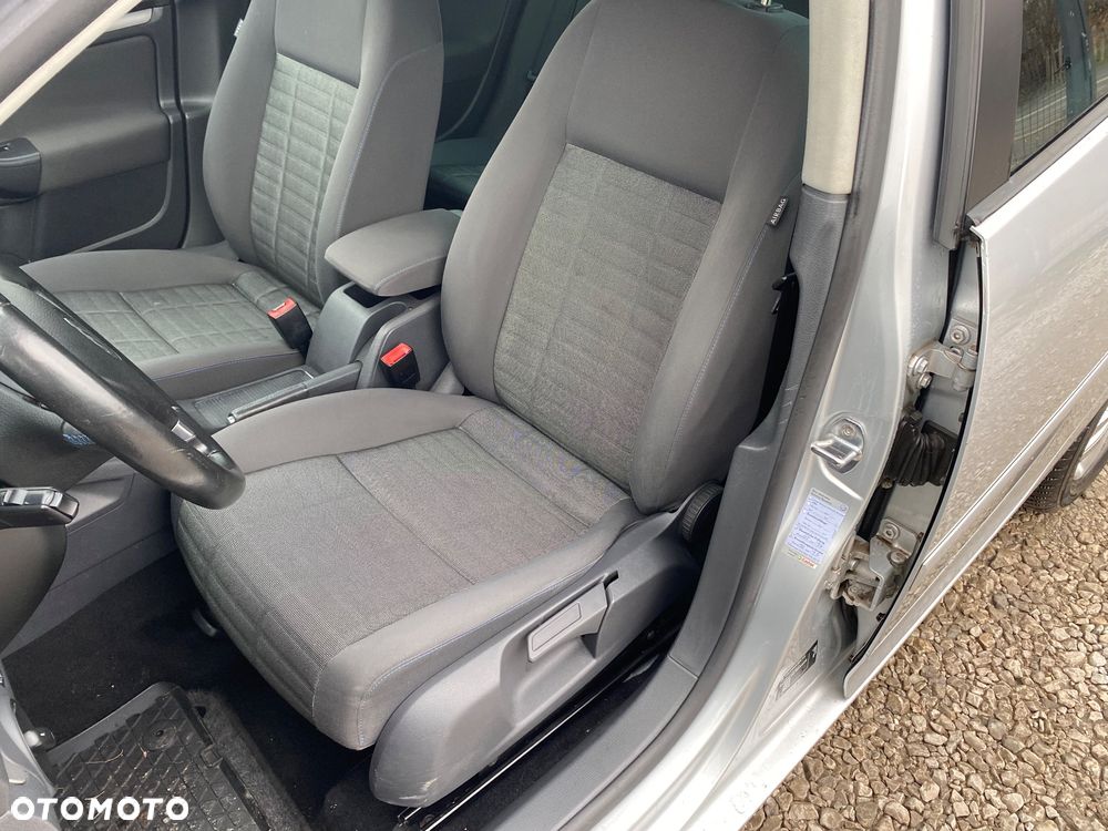 Volkswagen Golf 1.6 United - 23