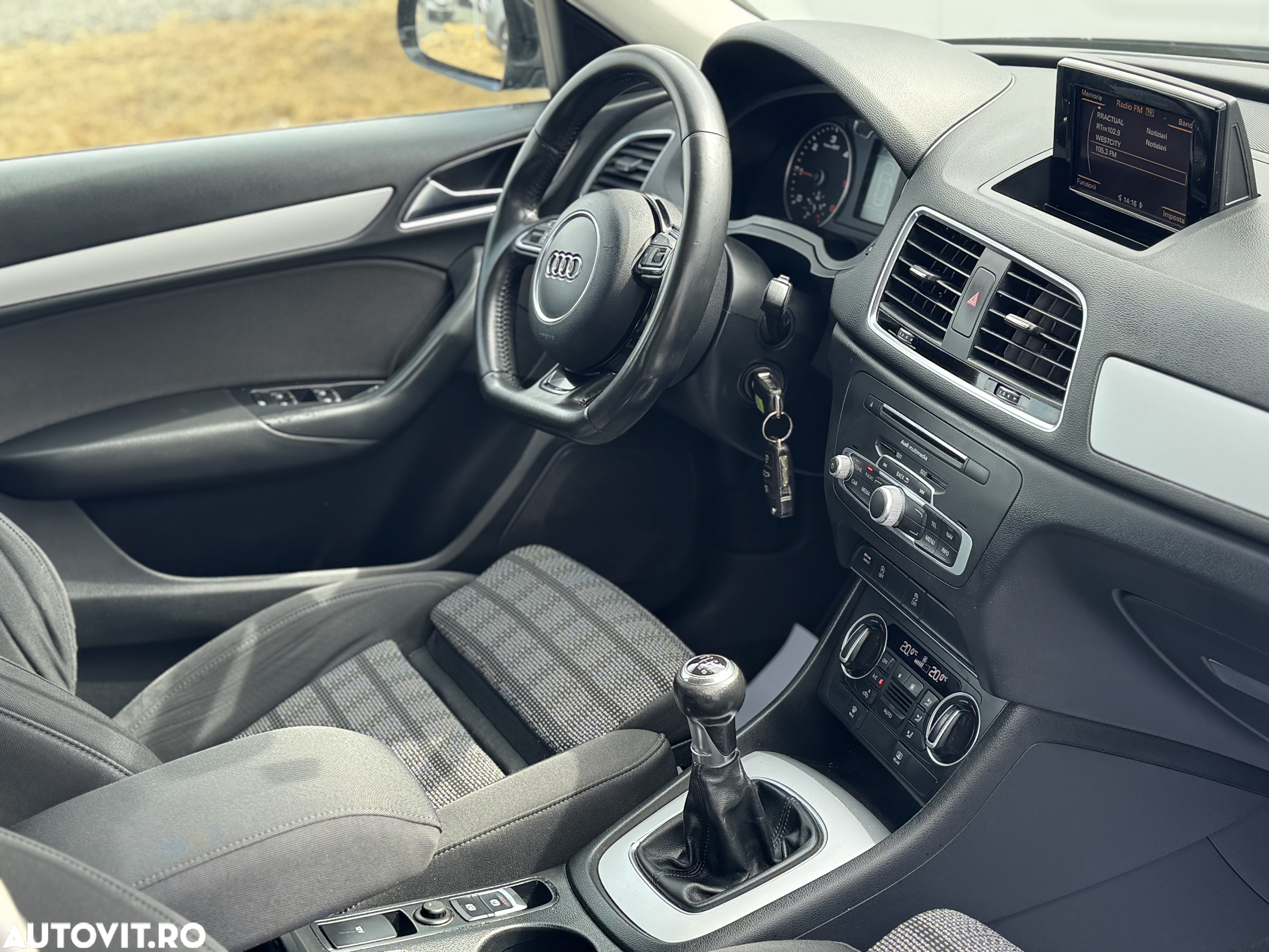 Audi Q3 2.0 TDI Design - 9