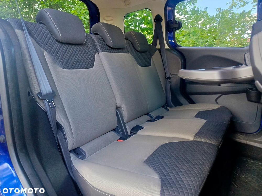 Ford Tourneo Courier 1.0 EcoBoost Titanium - 23