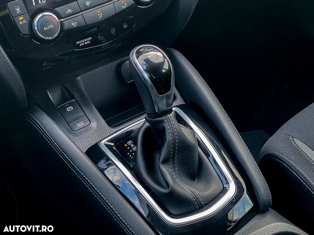 Nissan Qashqai 1.3 l MHEV X-Tronic N-Connecta - 9