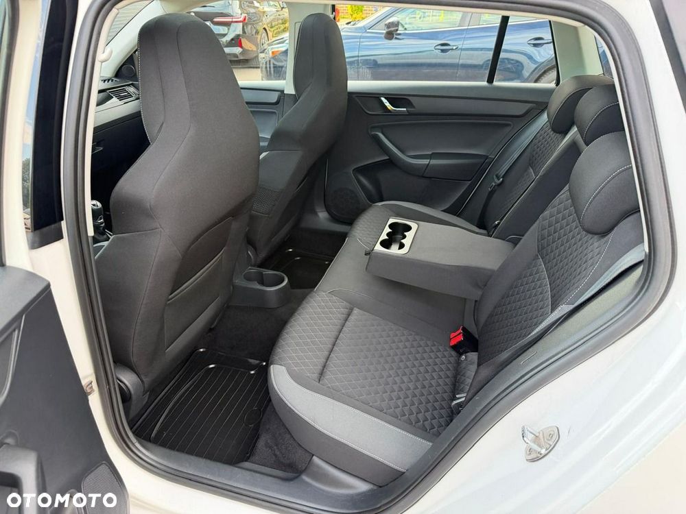 Skoda RAPID Spb 1.2 TSI Monte Carlo - 18