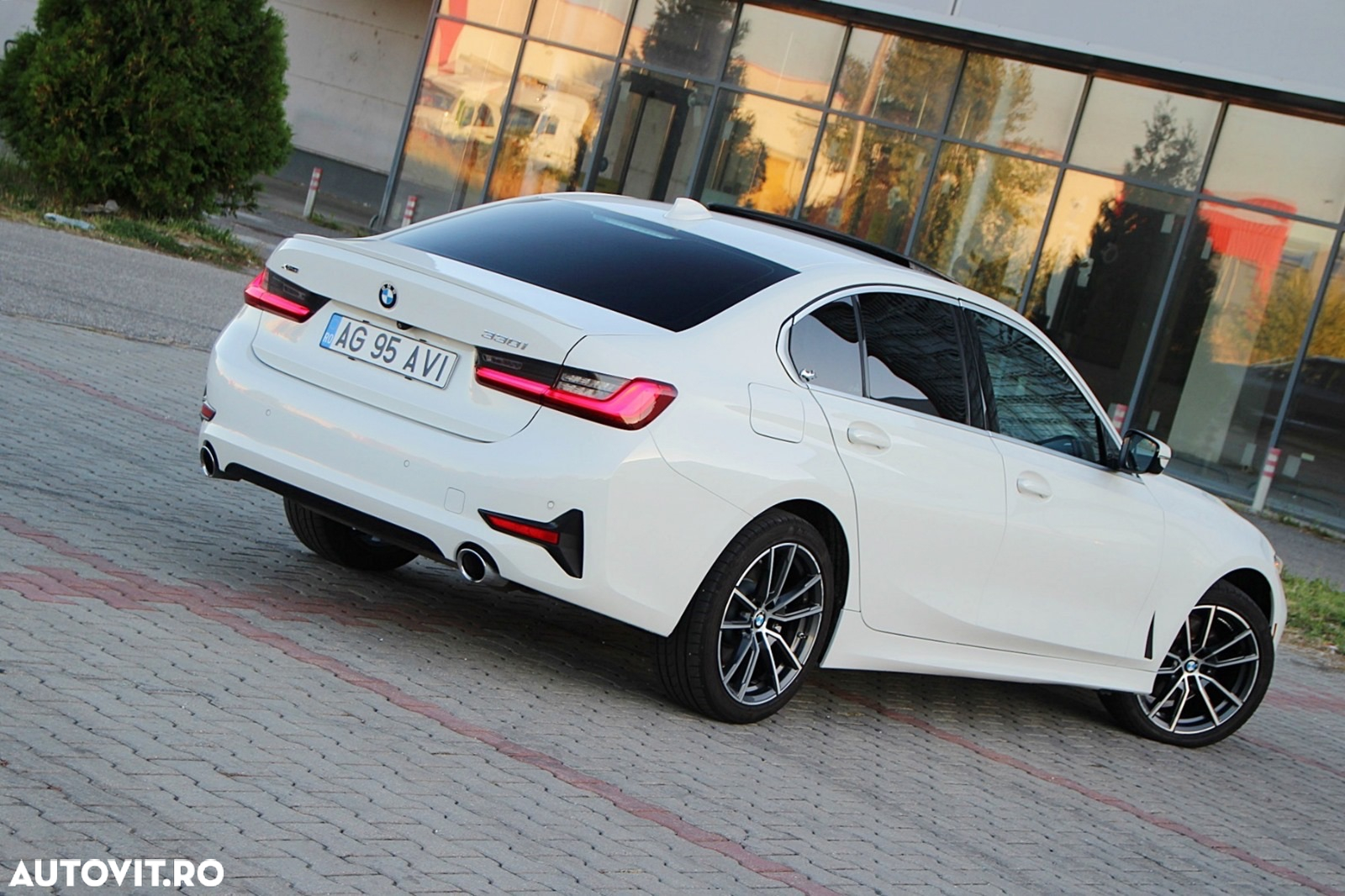 BMW Seria 3 330i xDrive Aut. Sport Line - 7