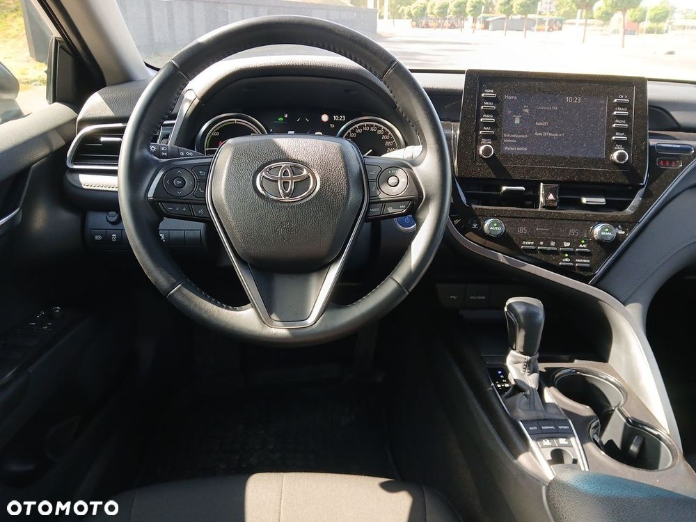 Toyota Camry 2.5 Hybrid Comfort CVT - 21