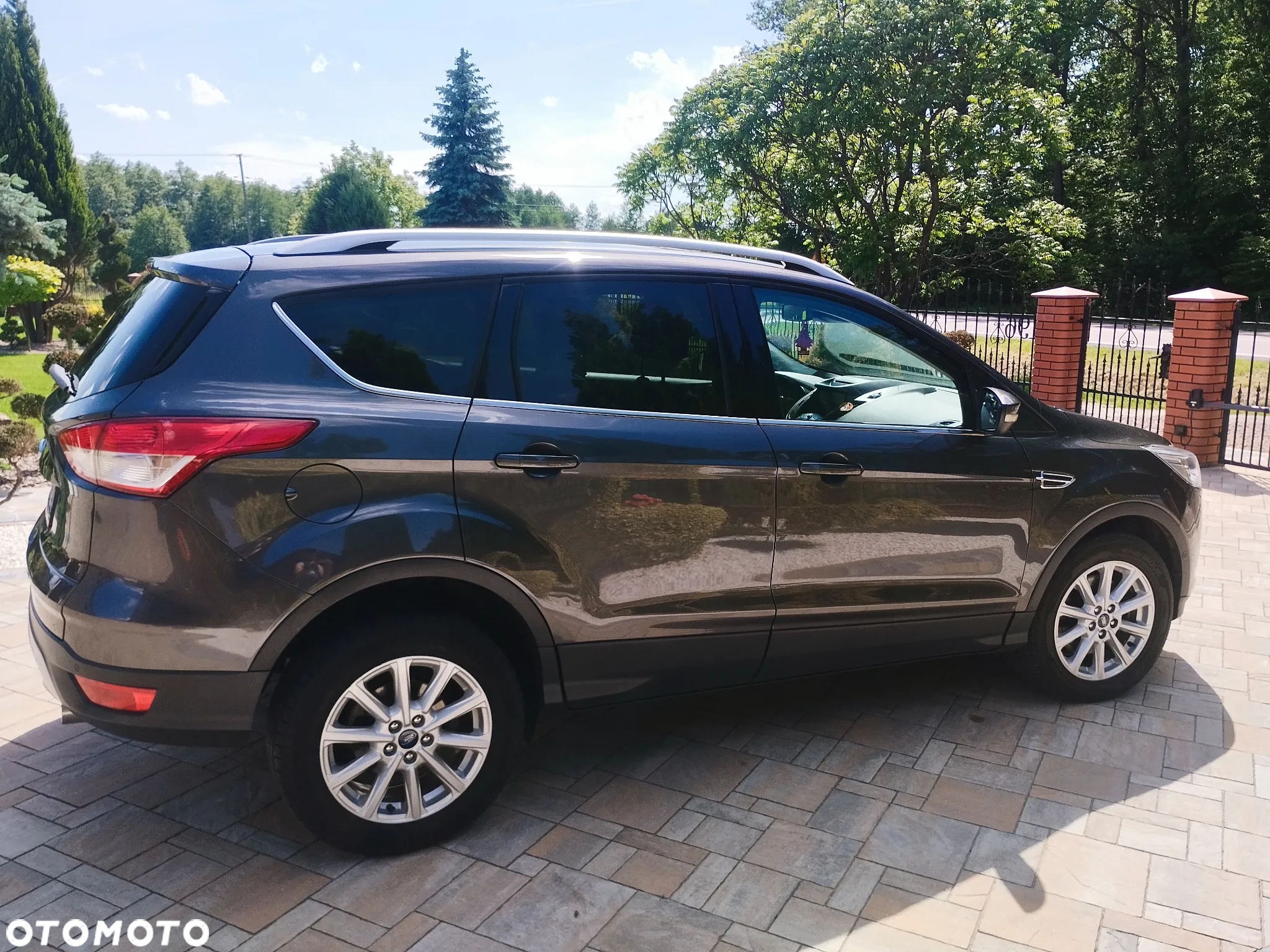 Ford Kuga 2.0 TDCi 2x4 Titanium - 16