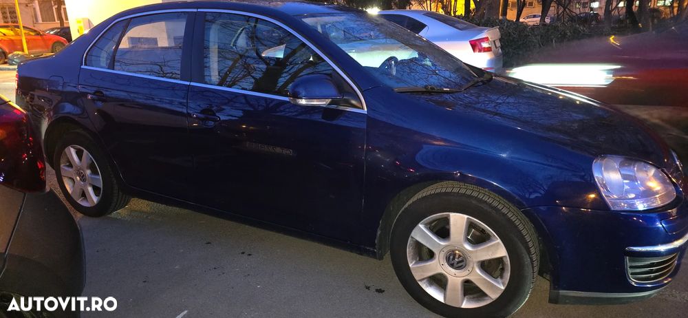 Volkswagen Jetta - 1