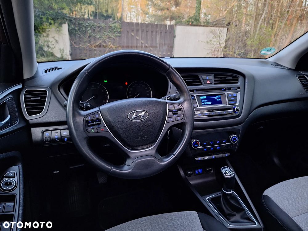 Hyundai i20 1.4 YES Gold - 26