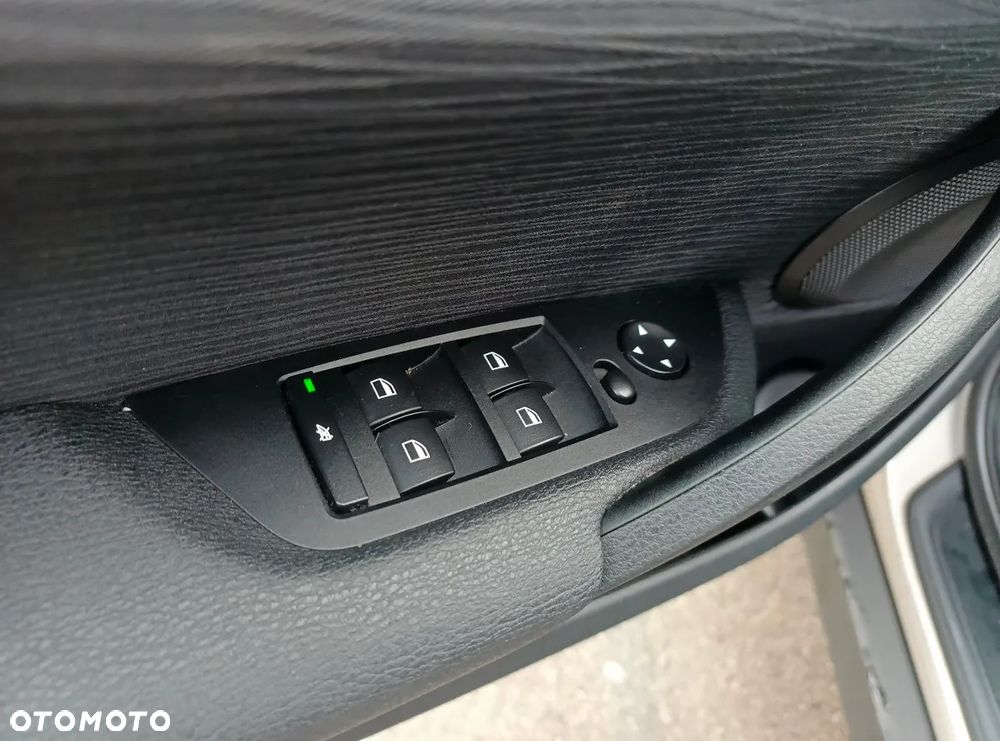 BMW X1 sDrive18i Sport Line - 15