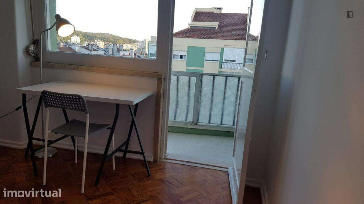 Quarto - localizado em Benfica Lisbon - Grande imagem: 3/8