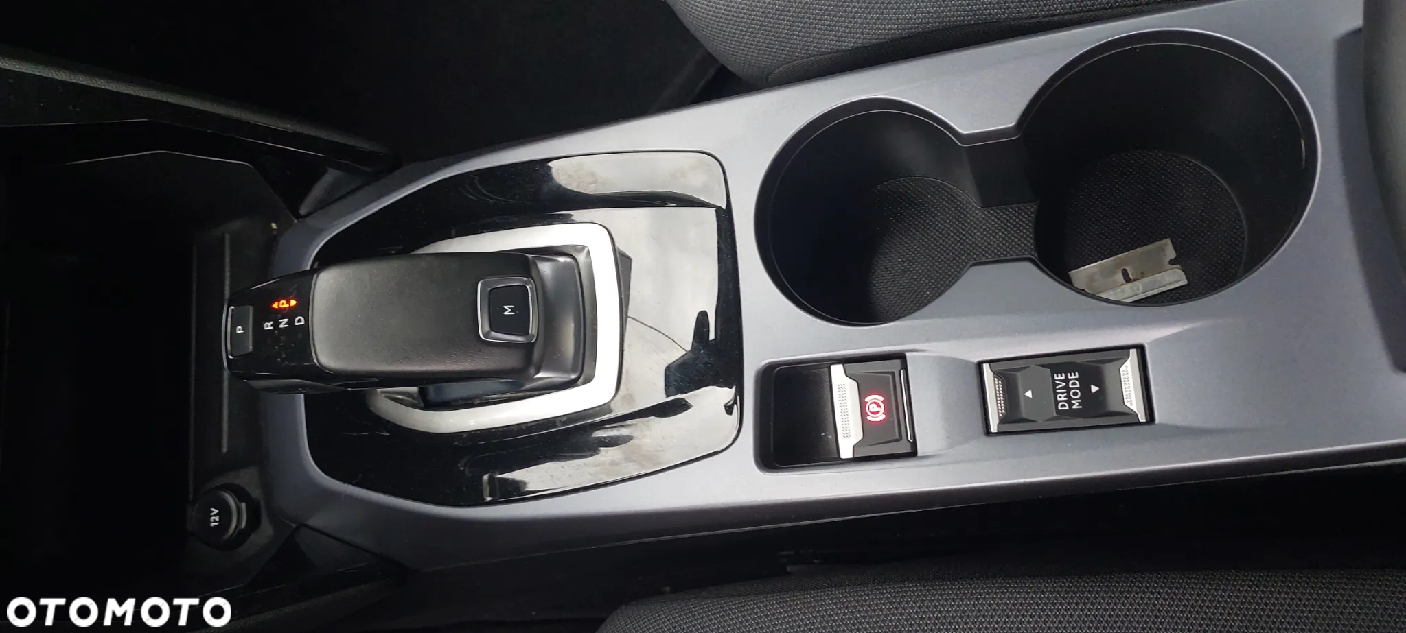 Peugeot 2008 PureTech 130 Stop&Start EAT6 Allure - 13