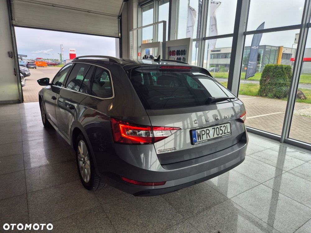 Skoda Superb 2.0 TDI SCR Ambition DSG - 7
