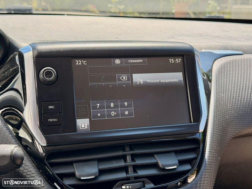 Peugeot 2008 1.2 PureTech Allure EAT6 - 28