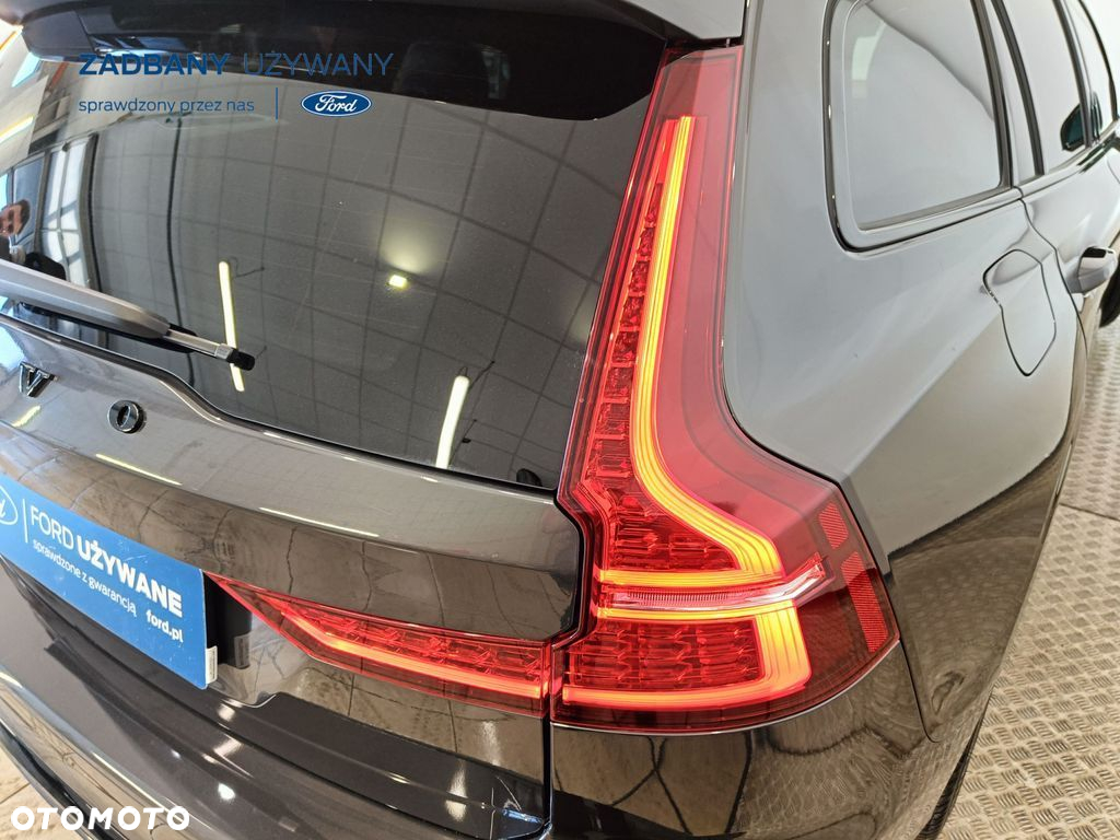 Volvo V60 B4 B Plus Dark - 35