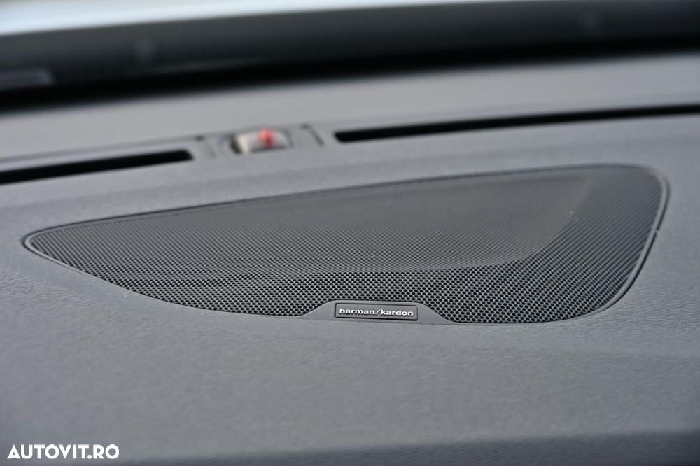 Volvo V60 D6 Plug-In-Hybrid AWD Geartronic Summum - 33