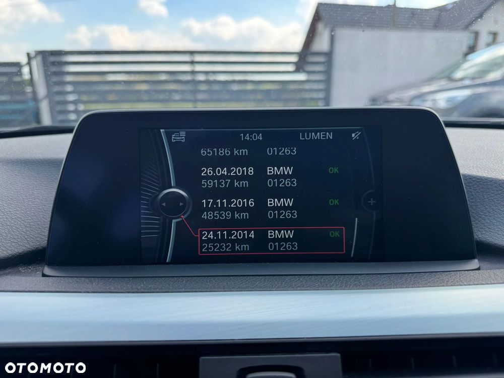 BMW Seria 3 318d Luxury Line - 27