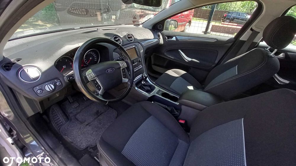 Ford Mondeo - 8