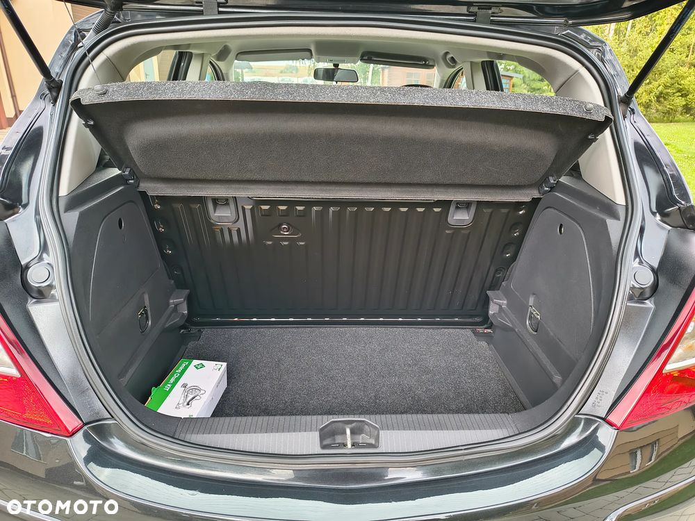 Opel Corsa 1.2 16V Cosmo - 26