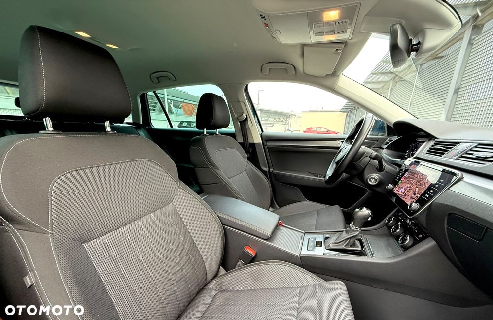 Skoda Superb 2.0 TDI SCR Style DSG - 27