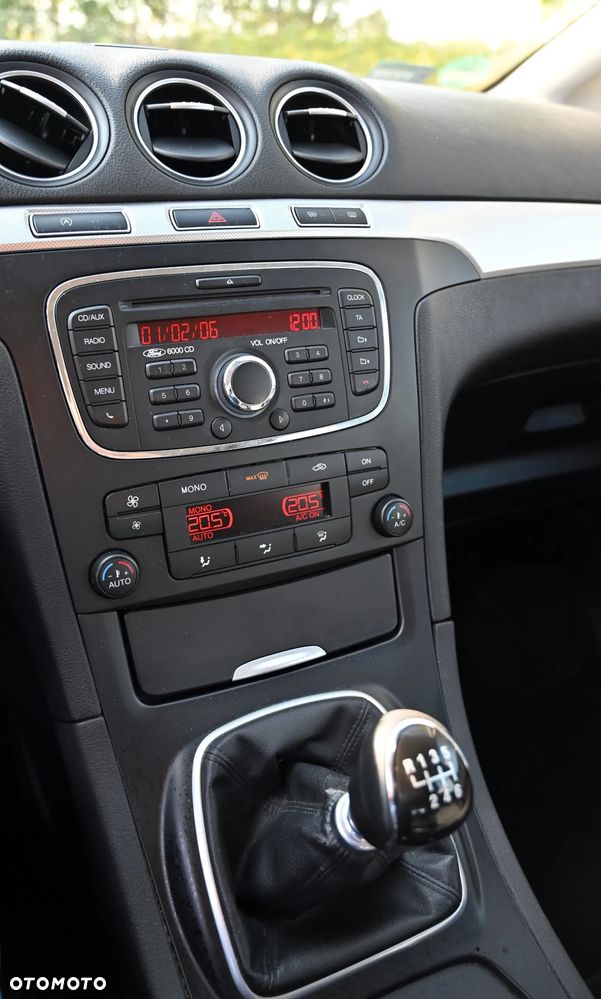 Ford S-Max - 25