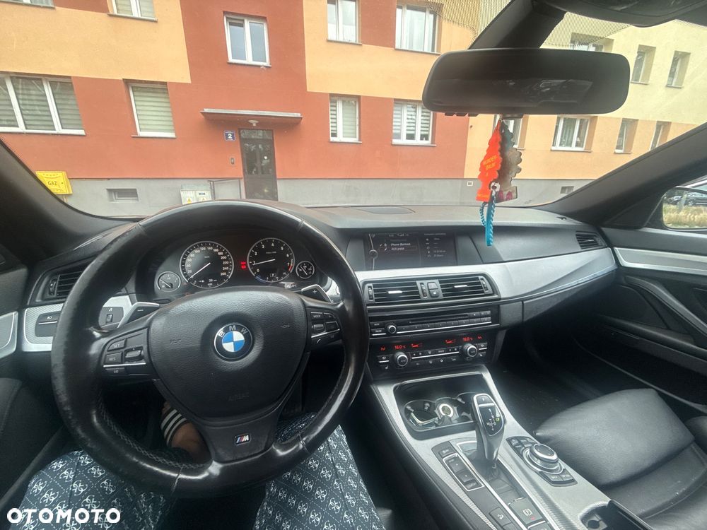 BMW Seria 5 528i xDrive - 7