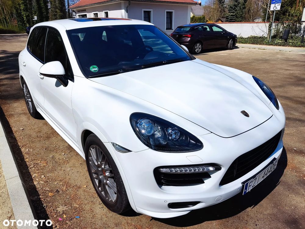 Porsche Cayenne - 2