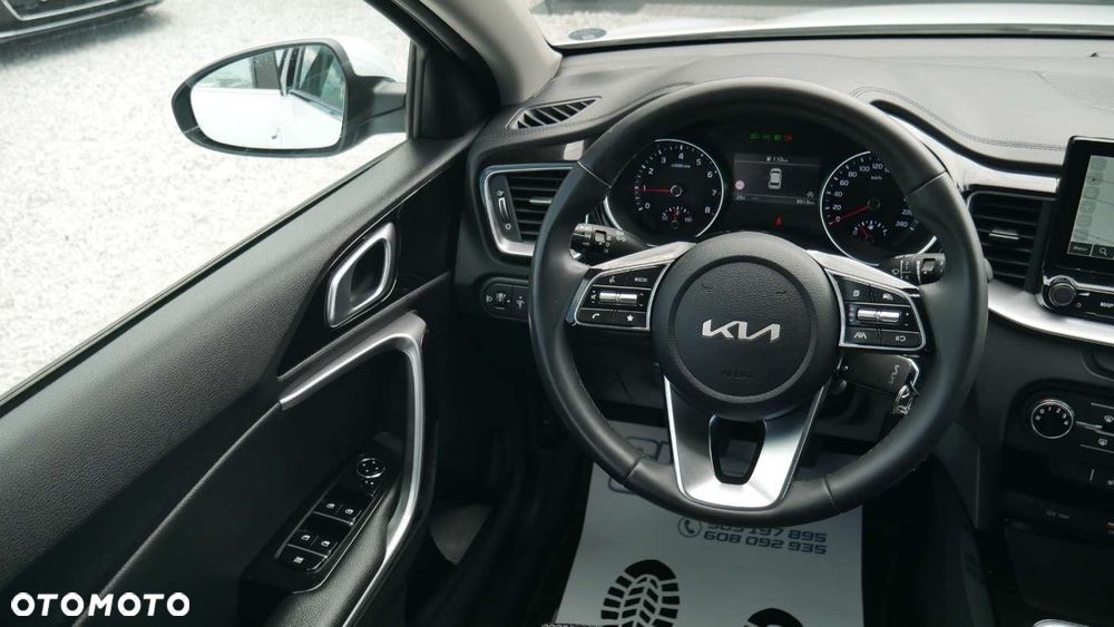 Kia Ceed - 10