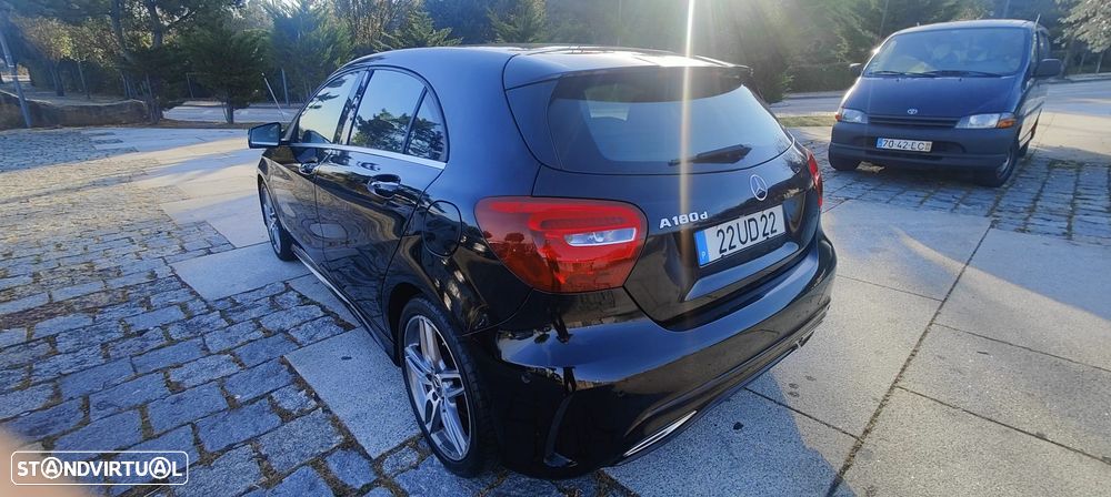 Mercedes-Benz A 180 d AMG Line - 4