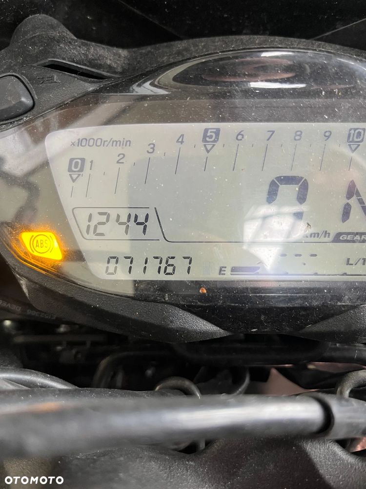 Suzuki GSX 1000 - 10