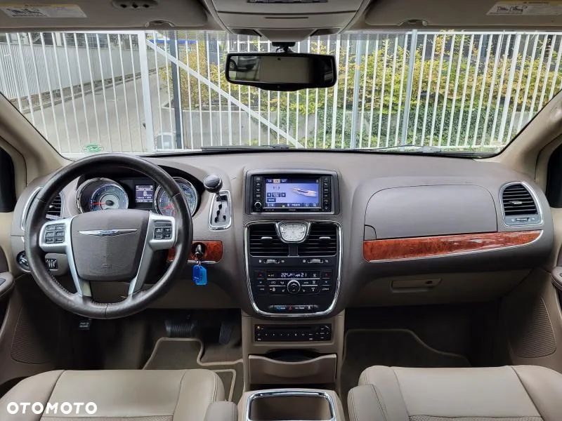 Chrysler Town & Country 3.6 Touring - 10