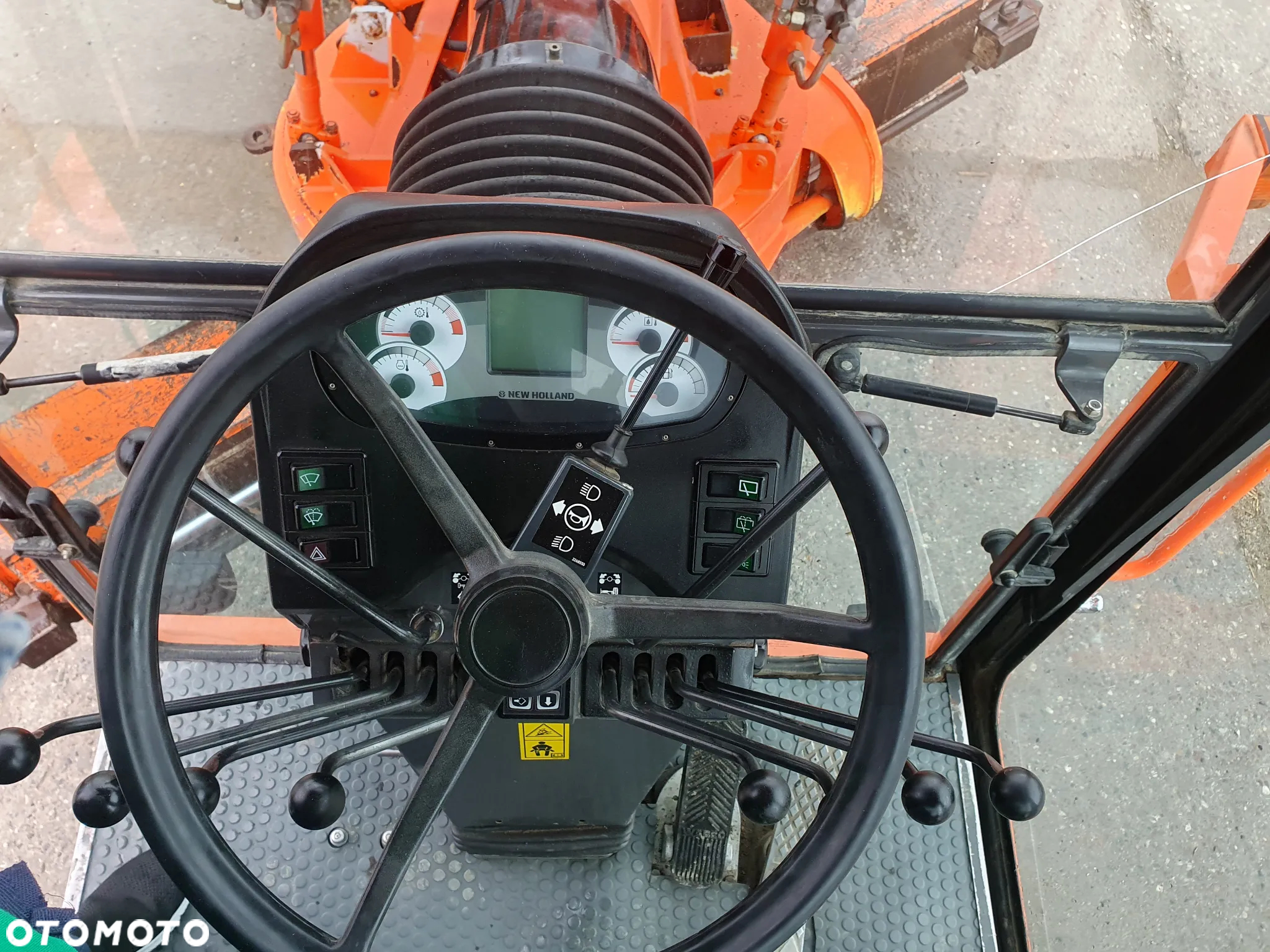 New Holland F106.6A - 11