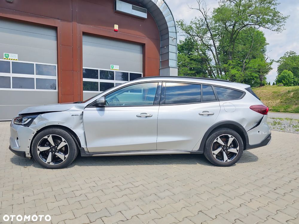 Ford Focus 1.0 EcoBoost Hybrid ACTIVE - 4