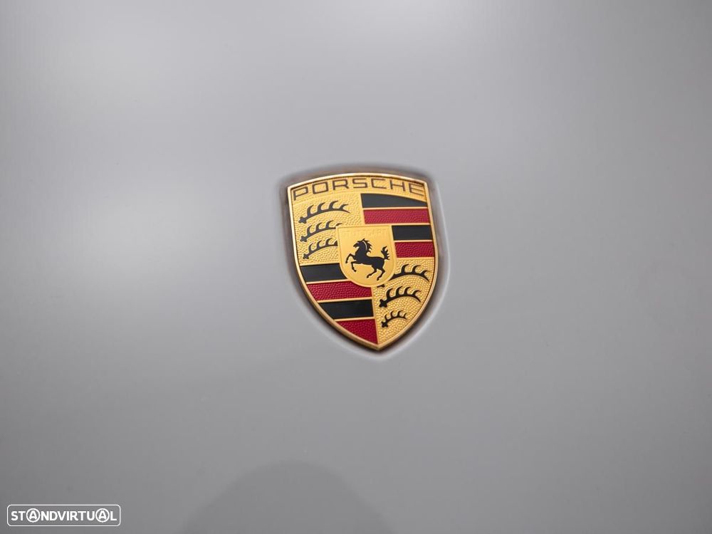Porsche Taycan 4S - 18