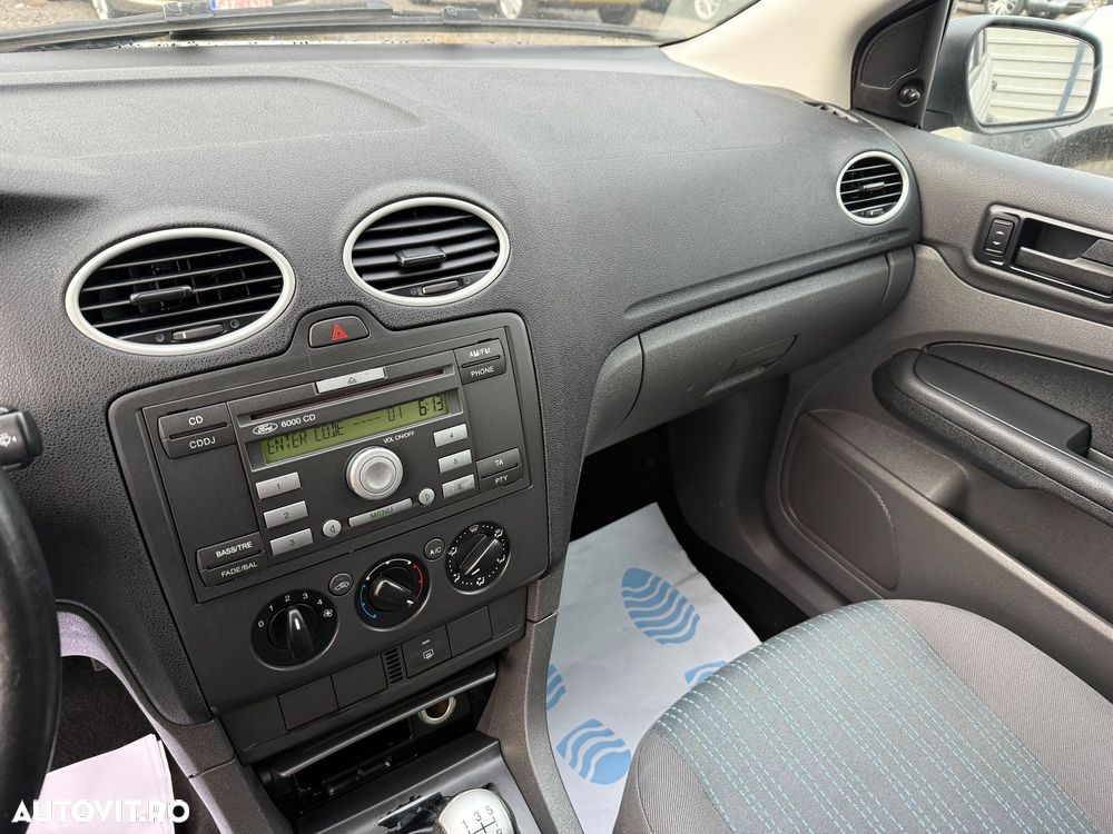 Ford Focus Turnier 1.6 16V Connection - 23