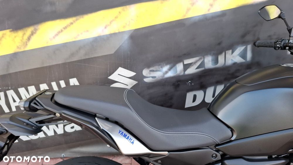 Yamaha MT - 8