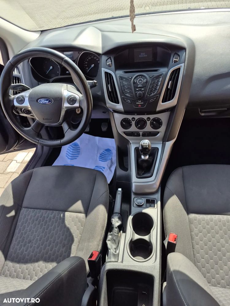 Ford Focus 1.6 TDCi DPF Start-Stopp-System SYNC Edition - 4