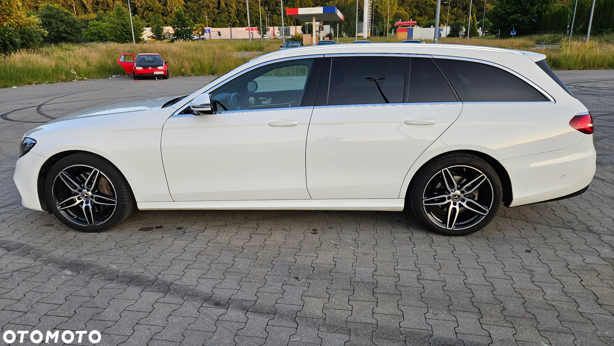Mercedes-Benz Klasa E 220 d 4-Matic Business Edition 9G-TRONIC - 6
