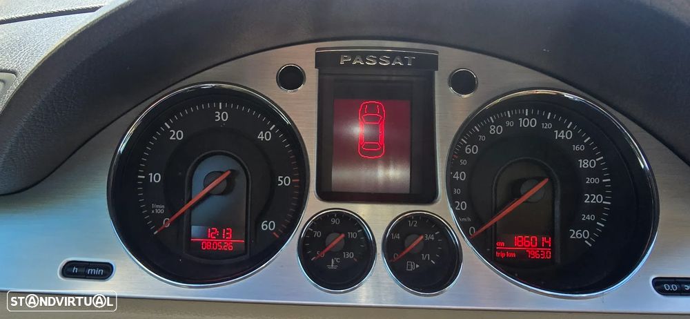 VW Passat 2.0 TDI 4M Highline - 16
