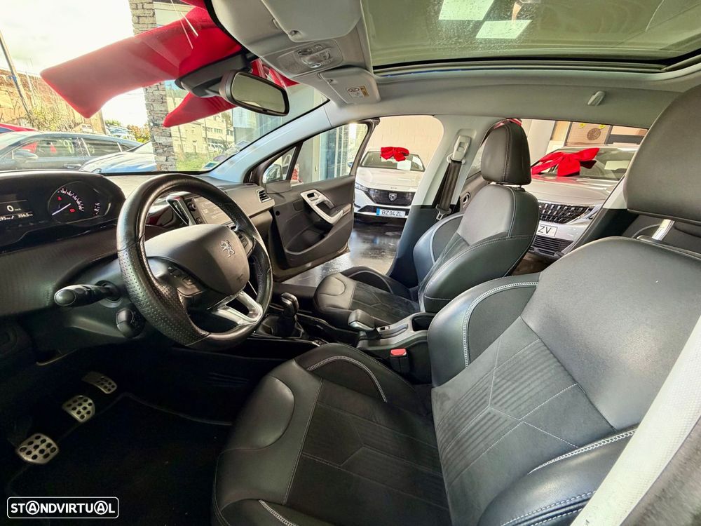 Peugeot 2008 1.2 PureTech Crossway - 17